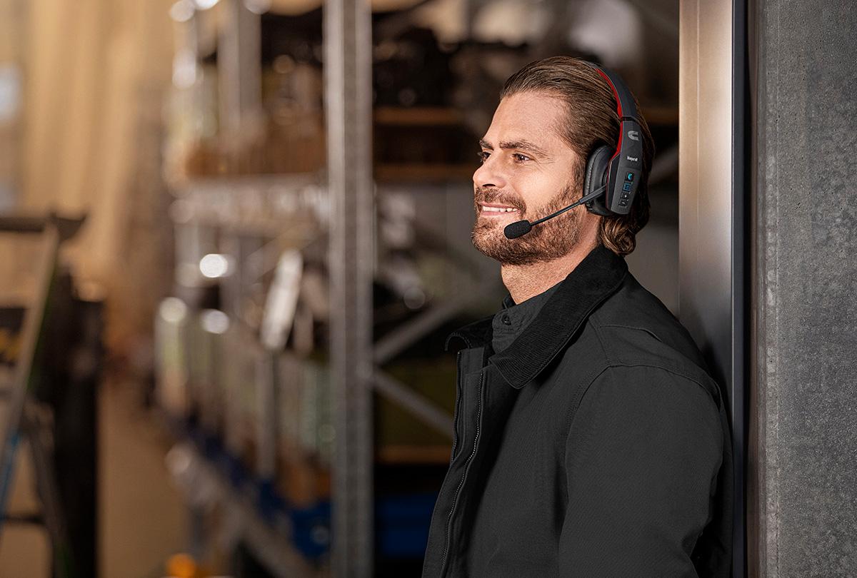 Importance of Hands-Free Communication for Truckers Importance of Hands-Free Communication for Truckers